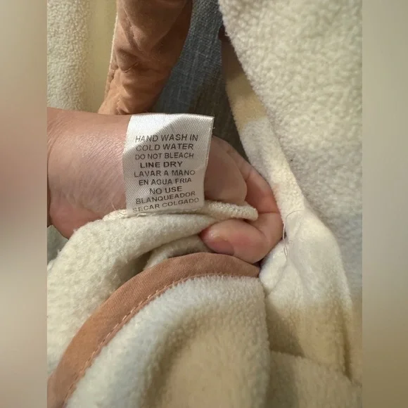 Entro asymmetric waffle / fleece pullover/ size small - Picture 9 of 10